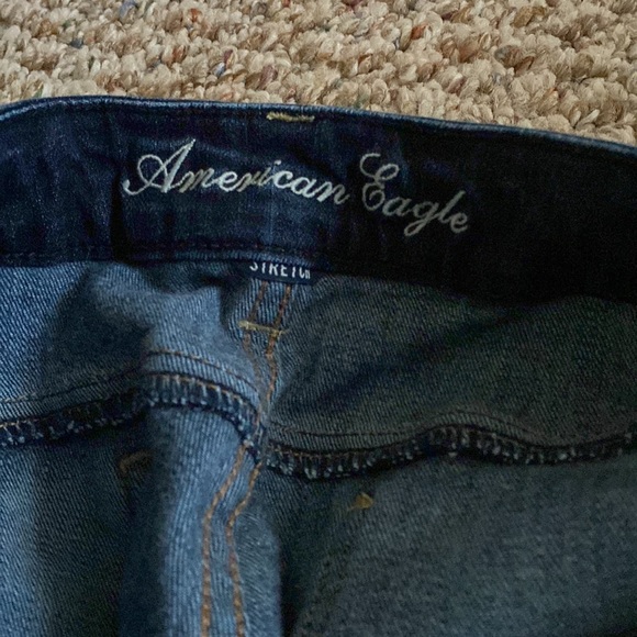 American Eagle Distressed Jeans w/ patches - Picture 8 of 8